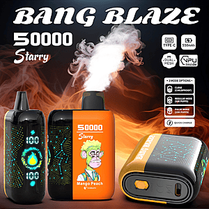Zdjęcie promocyjne waporyzatora Bang Blaze 50000 Starry Mango Peach, przedstawiające trzy widoki produktu, wyświetlacz cyfrowy, kolorową małpkę z kreskówki, efekt dymu oraz ikony ładowania przez złącze Type-C i funkcji urządzenia.