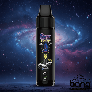 Czarne jednorazowe urządzenie do waporyzacji z etykietą z motywem kosmicznym przedstawiającą start rakiety, logo Bang King i 50K na tle gwiaździstej galaktyki.