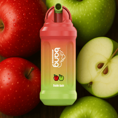 Kolorowe urządzenie do waporyzacji oznaczone 'Double Apple' z czerwonymi i zielonymi jabłkami w tle, w tym przekrojonym na pół zielonym jabłkiem z widocznymi nasionami.