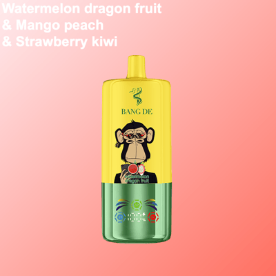 Appareil à vape jaune et vert avec un singe de dessin animé tenant un fruit, étiqueté ' BANG DE ', sur un fond rose dégradé avec un texte répertoriant les saveurs : fruit du dragon pastèque, pêche à la mangue et kiwi aux fraises.