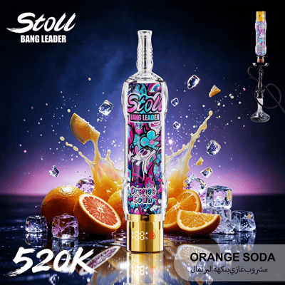 “Stoli Bang Leader”-Orangenlimonadenflasche mit Eiswürfeln und Orangenscheiben, “ORANGE SODA”-Text im Anzeigenhintergrund