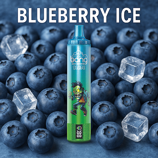 Jednorazowe urządzenie do waporyzacji oznaczone jako „Bang Blaze” z rysunkiem postaci z kreskówki, stojące wśród świeżych jagód i kostek lodu, z napisem „Blueberry Ice” powyżej.