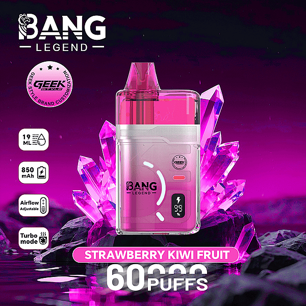 Un dispositivo di vaporizzazione usa e getta Bang Legend rosa si trova tra formazioni di cristalli viola su uno sfondo viola scuro, etichettato Strawberry Kiwi Fruit con una capacità di 60 puff e dotato di e-liquid da 19 ml, una batteria da 850 mAh, flusso d'aria regolabile e modalità turbo.