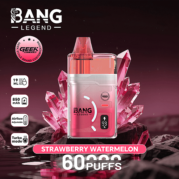 Pod per vaporizzatore usa e getta Pink Bang Legend al gusto di fragola e anguria, visualizzato su uno sfondo di cristallo rosa, con 60 sbuffi, batteria da 850 mAh, capacità di 19 ml, flusso d'aria regolabile e modalità turbo.
