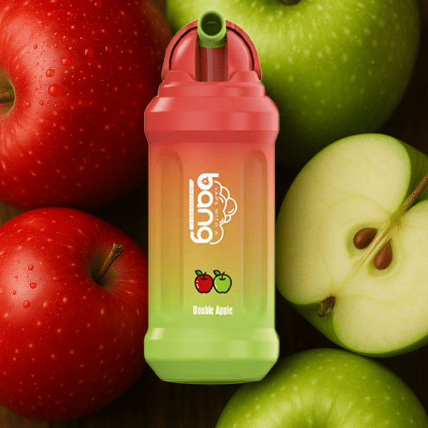 Kolorowe urządzenie do waporyzacji oznaczone 'Double Apple' z czerwonymi i zielonymi jabłkami w tle, w tym przekrojonym na pół zielonym jabłkiem z widocznymi nasionami.