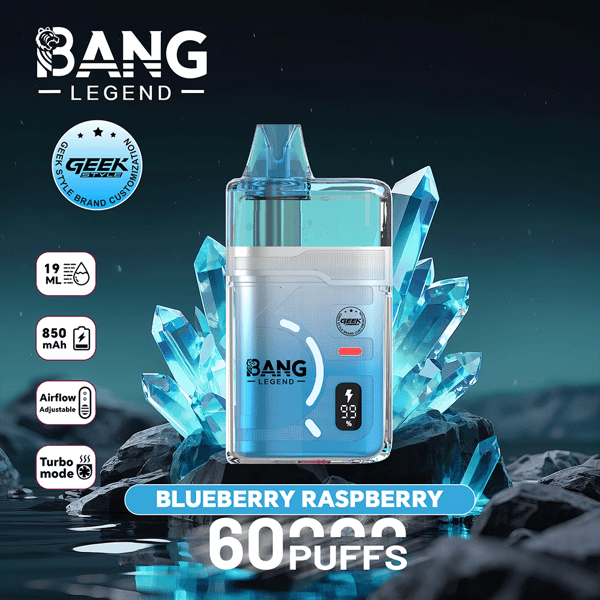 Le pod vape Bang Legend bleu compact avec un réservoir transparent se trouve parmi des éclats de cristal bleu sur un fond sarcelle foncé ; une bannière au goût de myrtille et de framboise et une étiquette audacieuse ' 60 PUFFS ' se trouvent en bas, avec des icônes sur le côté gauche mettant en évidence 19 ml, 850 mAh, un débit d'air réglable et un mode turbo.