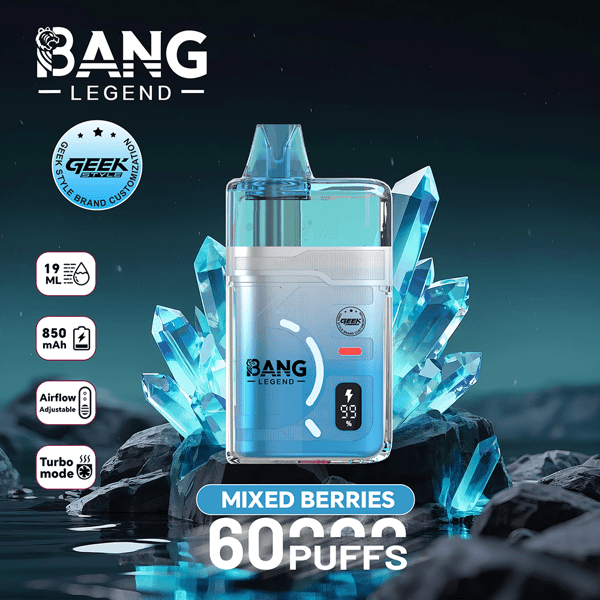 Vape jetable Blue Bang Legend devant des formations de cristaux bleus, mettant en valeur la saveur et les spécifications des baies mélangées : 60 bouffées, batterie 850 mAh, capacité 19 ml, débit d'air réglable et mode turbo.
