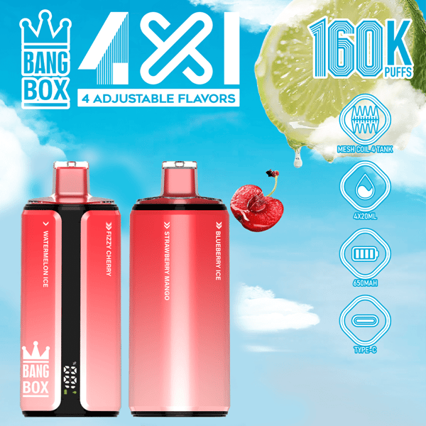 Deux appareils de vapotage jetables Bang Box roses et rouges portant les noms de saveur Watermelon Ice, Fizzy Cherry, Strawberry Mango et Blueberry Ice, présentés sur un fond de ciel bleu avec une tranche de citron vert et une cerise.