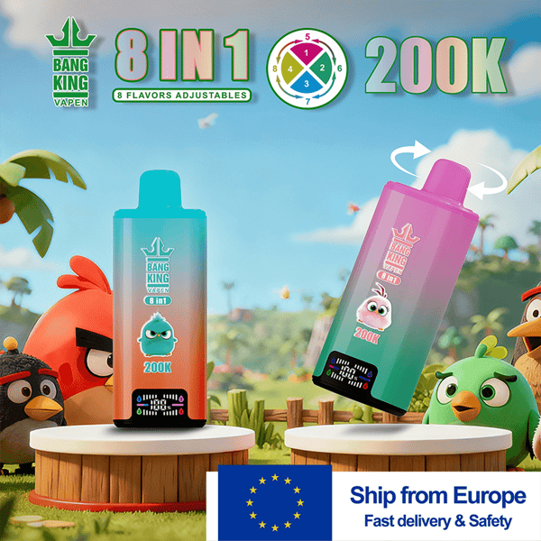 Botellas de vaporizador 8 en 1 de colores brillantes con la etiqueta 200K, ambientadas en una divertida escena de Angry Birds con contenedores degradados en verde y rosa sobre pedestales de madera y un fondo de cielo azul.