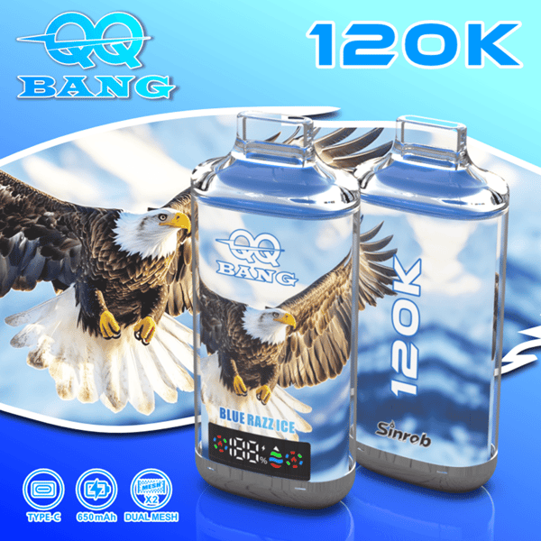 Deux flacons bleus étiquetés 120K BANG avec un motif d'aigle en vol, un logo circulaire et un fond bleu dégradé ;, la marque du produit et le texte " Blue Razze Ice " visible.